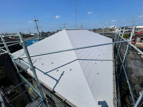 屋根：高耐久遮熱フッ素塗装